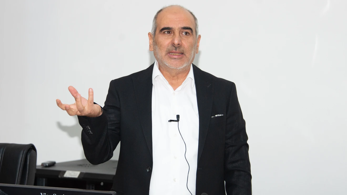 İletişim öğrencilerinin mesleki gelişimlerine yönelik konferanslar gerçekleştirildi